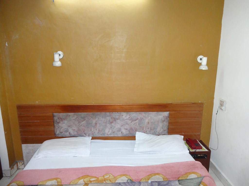 Hotel Elegant International Ню Делхи Екстериор снимка